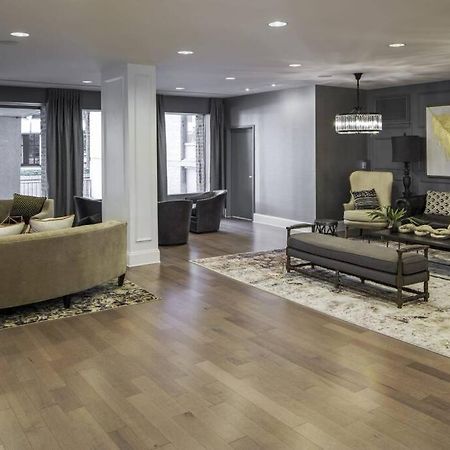 Elegant Apartment W Views At Crystal City Arlington Eksteriør billede