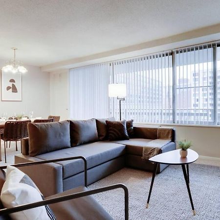Elegant Apartment W Views At Crystal City Arlington Eksteriør billede