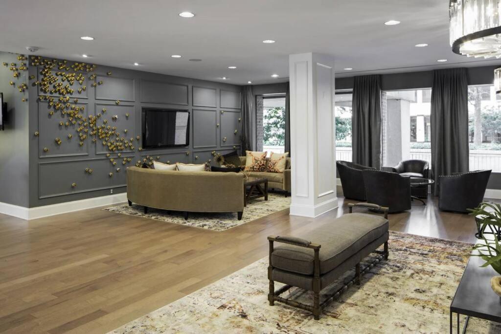 Elegant Apartment W Views At Crystal City Arlington Eksteriør billede