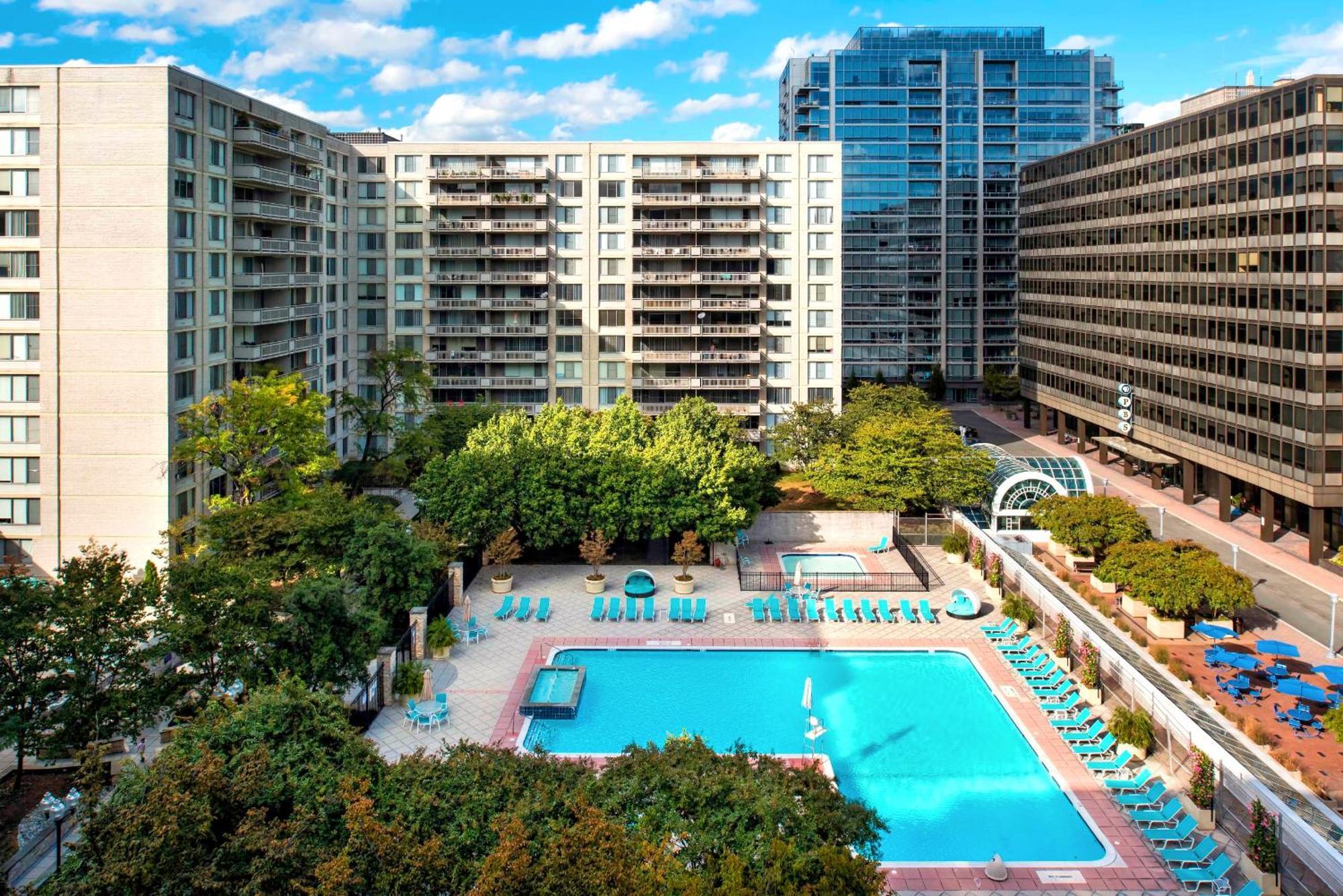 Elegant Apartment W Views At Crystal City Arlington Eksteriør billede